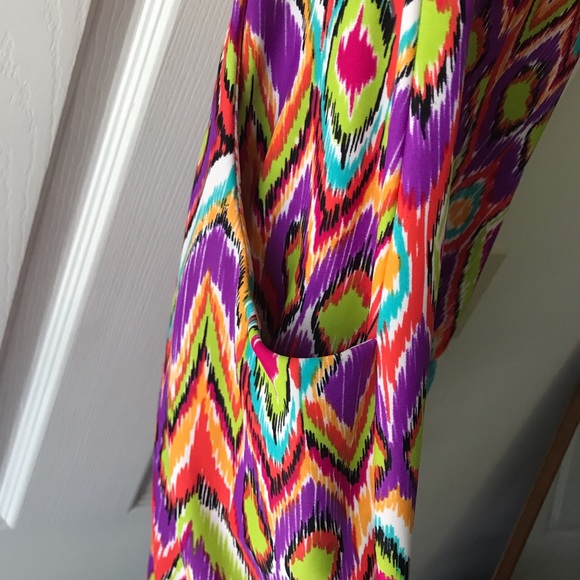 Comfy Bright Designer Dress - Picture 4 of 4